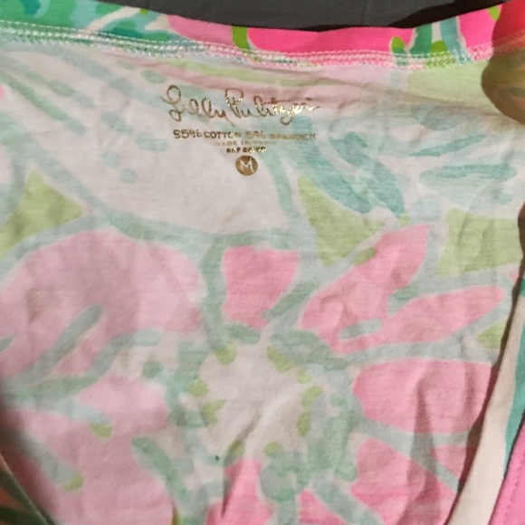 Lily Pulitzer v neck - Picture 2 of 2