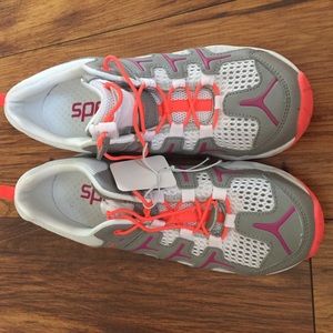 New water aerobics shoes size 8