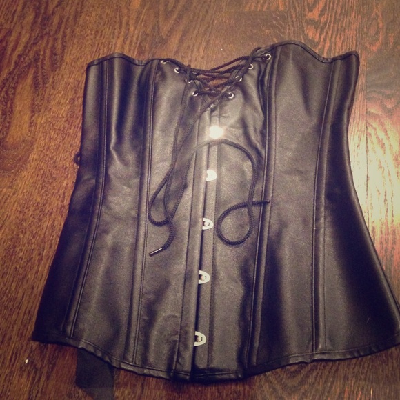 Black adjustable corset! A Halloween Costume must!