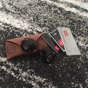 Black RayBan Aviator Sunglasses