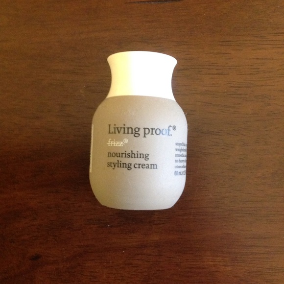 ❤️SOLD❤️LIVING PROOF STYLING CREAM