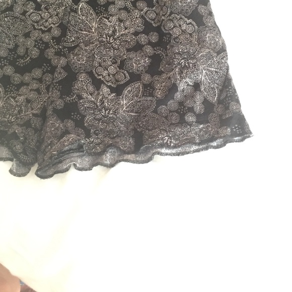Patterned Romper - Picture 2 of 4
