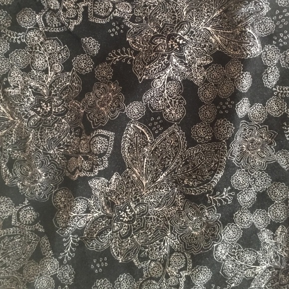 Patterned Romper - Picture 4 of 4