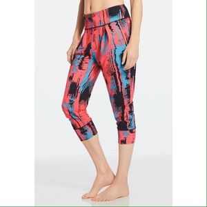 NWOT💜Fabletics yogi capri💜