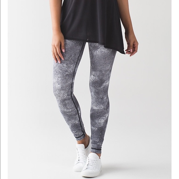 🎀RARE PATTERN🎀 Lululemon wonder under pants