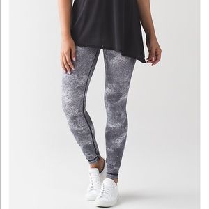 🎀RARE PATTERN🎀 Lululemon wonder under pants