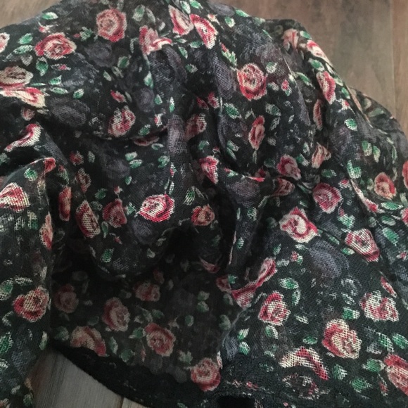 Rose Pattern Infinity Scarf! - Picture 2 of 3