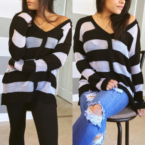 •LAST ONE• Striped oversized V neck sweater - Picture 3 of 3