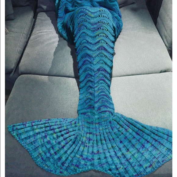 SALE! Blue Mermaid Tail Blanket - Picture 3 of 4