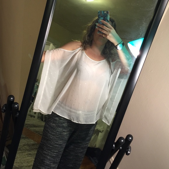 Sheer blouse, off shoulder.. Good condition - Picture 3 of 4