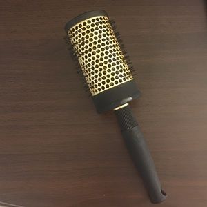 Revlon large round ceramic blow out brush