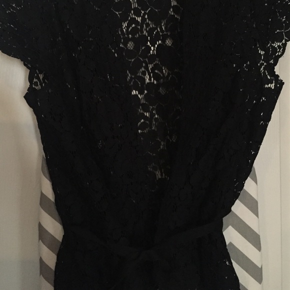 New York & Co lace wrap/top - Picture 2 of 2