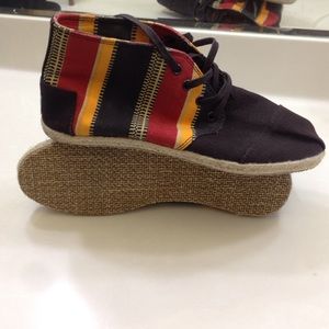 Men's toms