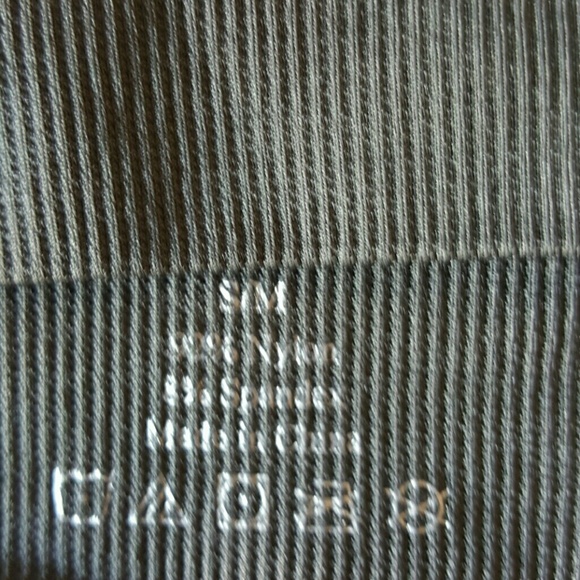 NWT-. Hooded Caged Sports Bra- GRAY - Picture 4 of 4