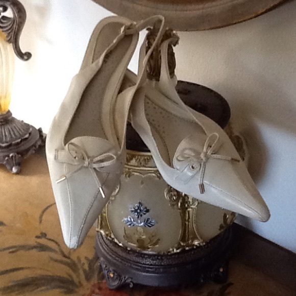 White/ cream/ WinterWhite Sling-backs