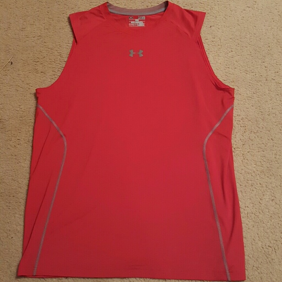 Like new men's under armor tank
