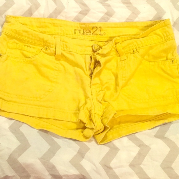Yellow shorts Rue 21