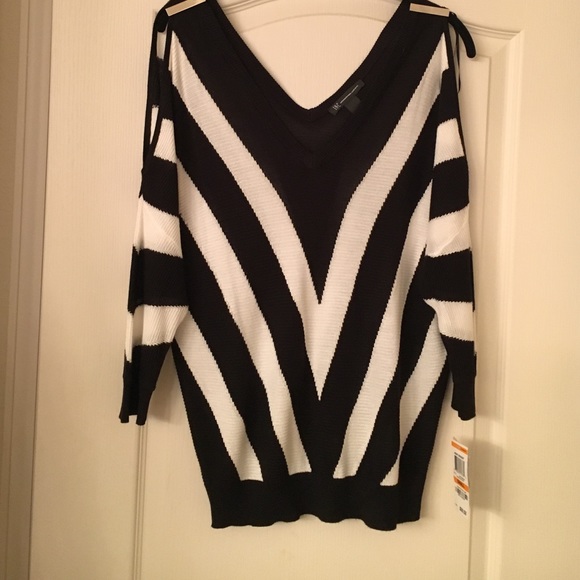 Black and white top