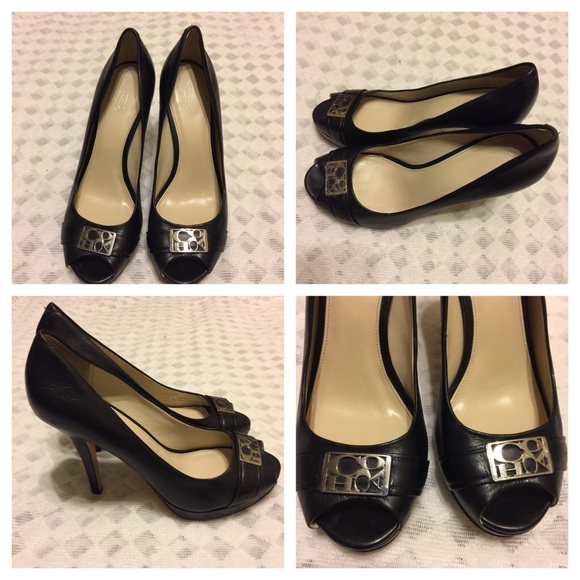 ***AUTHENTIC COACH*** Women's peep toe Shoes