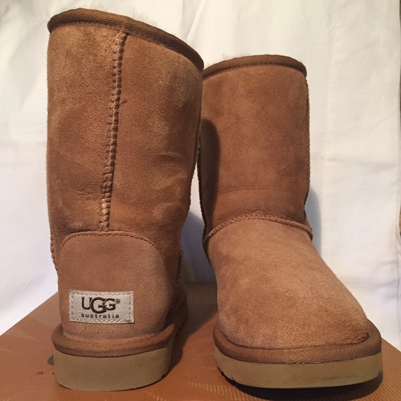 UGG Australia women's chestnut Classic Short boot