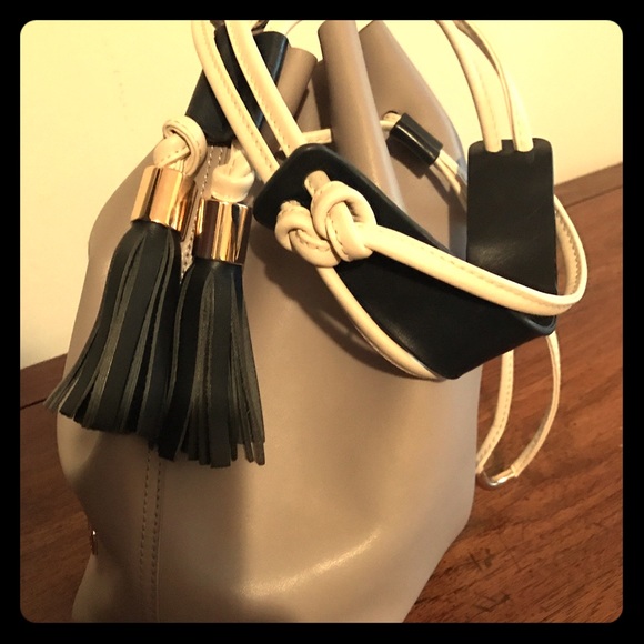 Vince Camuto bucket