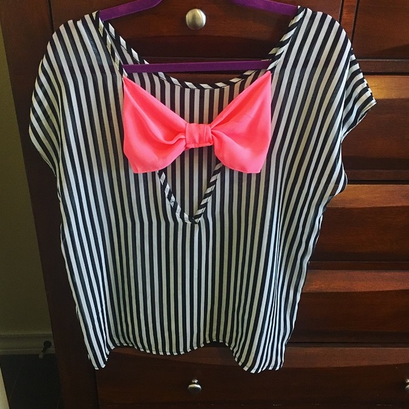 Tops - Black&white stripe blouse w/ pink bow in back!
