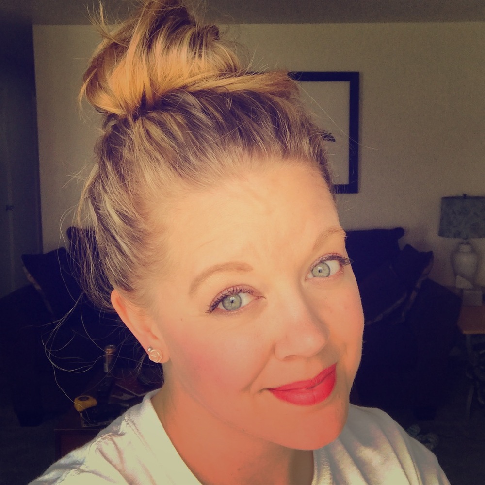 Meet your Posher, Necia