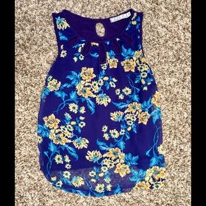 Flowered Layered Keyhole Tank