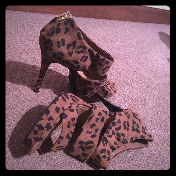 Sexy heels ,high and classy.