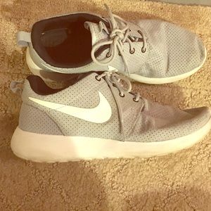 Nike roshe runs