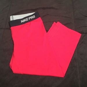 Nike Pro Crop Capris