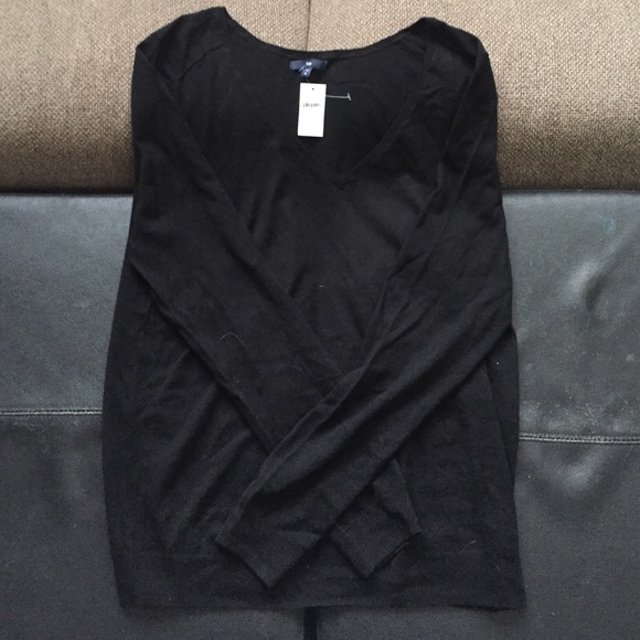 Gap sweater