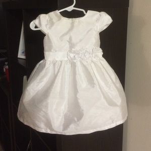 Really sweet whit charters dress size 12 Months