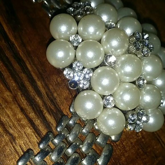 Vintage Large Pearl/Crytal Statement Necklace - Picture 2 of 4