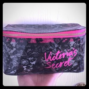 Makeup pouch