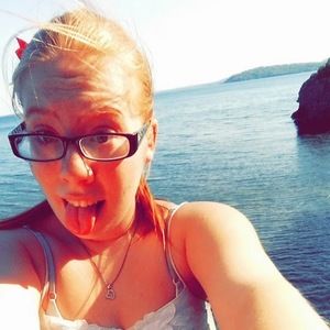 Meet your Posher, Desiree