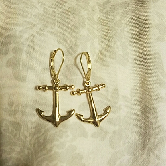 New never worn gold anchor earrings