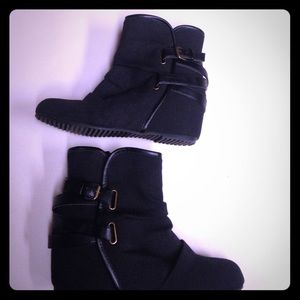 Black booties with small heel