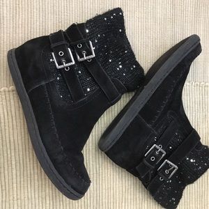 Guess women black booties