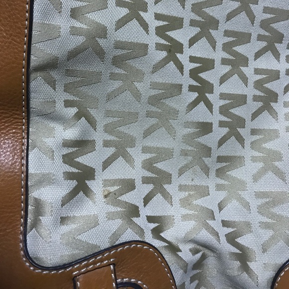 AUTHENTIC Michael Kors Large Shoulder Bag - Picture 4 of 4