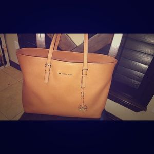 Michael Kors Jet Set Tote