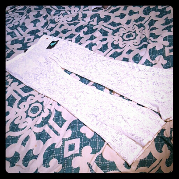 NEW Kendall & Kylie White Lace Pants