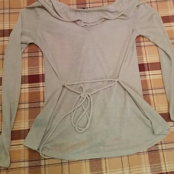 Beige cardigan very feminine slightly sheer - Picture 3 of 4