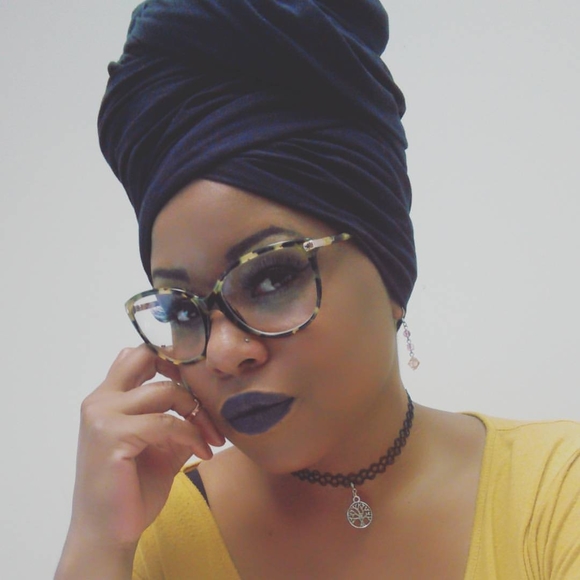 Meet your Posher, Shana