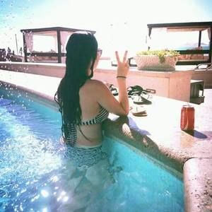 Meet your Posher, Ely