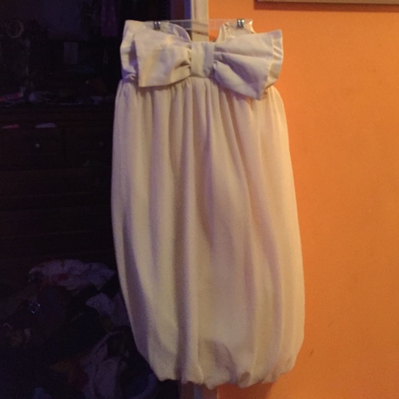 Miley Cyrus & Max Azria dress