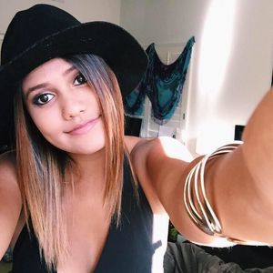 Meet your Posher, Miya