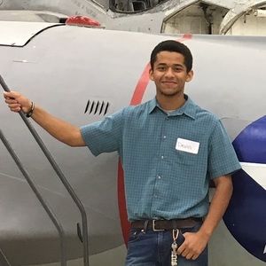 Meet your Posher, Devin