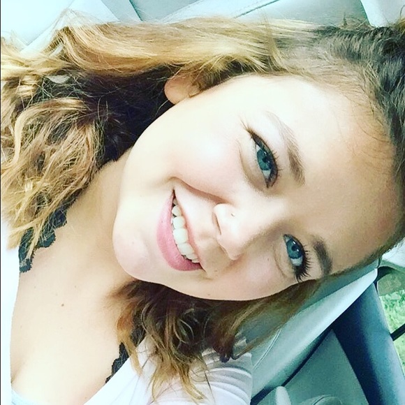 Meet your Posher, Maegan