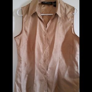 Sag Harbor button down sleeveless top